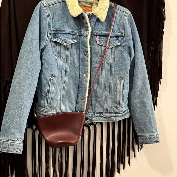 Levi's Denim Shearling lined Jacket (accessories NOT included) - Picture 2 of 4
